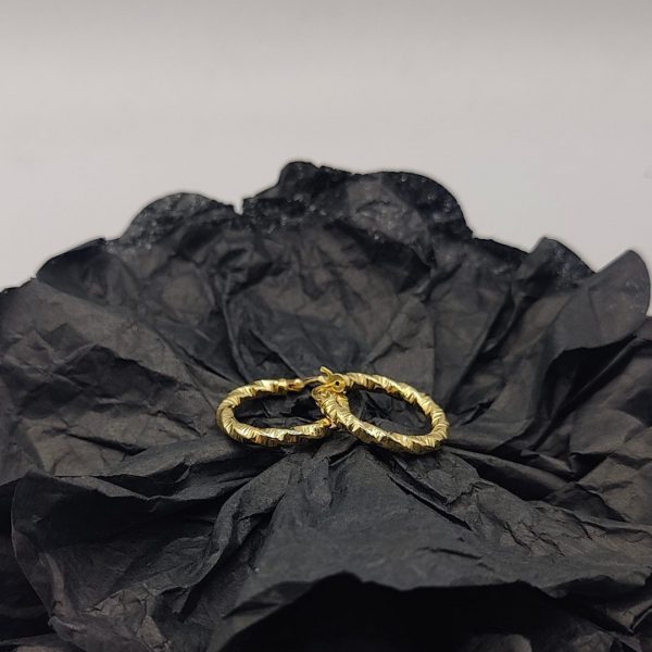 Pendiente Aro Rizado con Textura – 18K