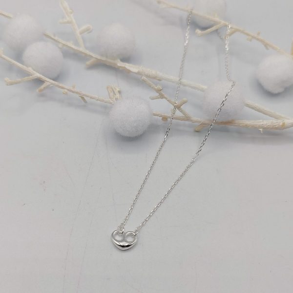 Collar con Cadena Rolo y Colgante Calabrote en Forma de Corazón en Plata