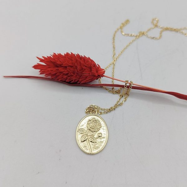 Collar Personalizable con Rosa Grabada – Cadena Rolo en Plata Dorada