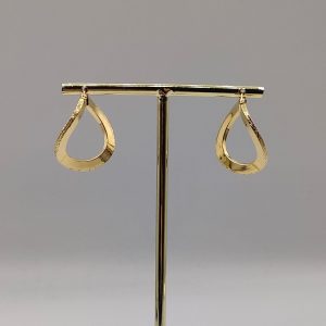 Pendiente de Aro con Efecto Doblado y Acabado Adiamantado – 2,5 cm 18 k