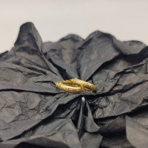 Pendiente de Aro Estilo Versace – 18K
