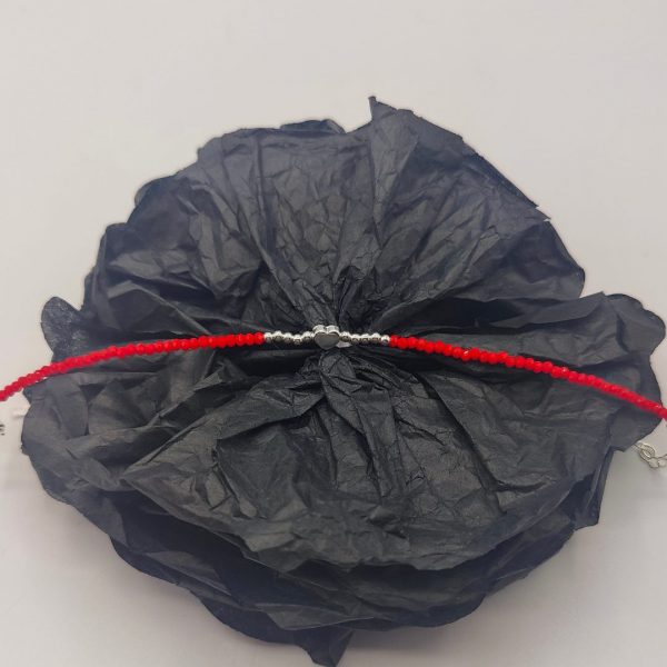 Pulsera de Plata con Piedritas Rojas y Corazón Central