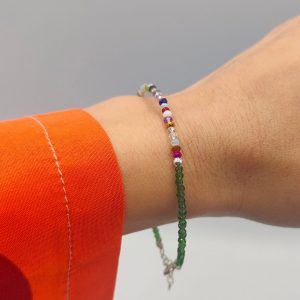 Pulsera de Plata con Piedrecitas Verdes y Centro Multicolor
