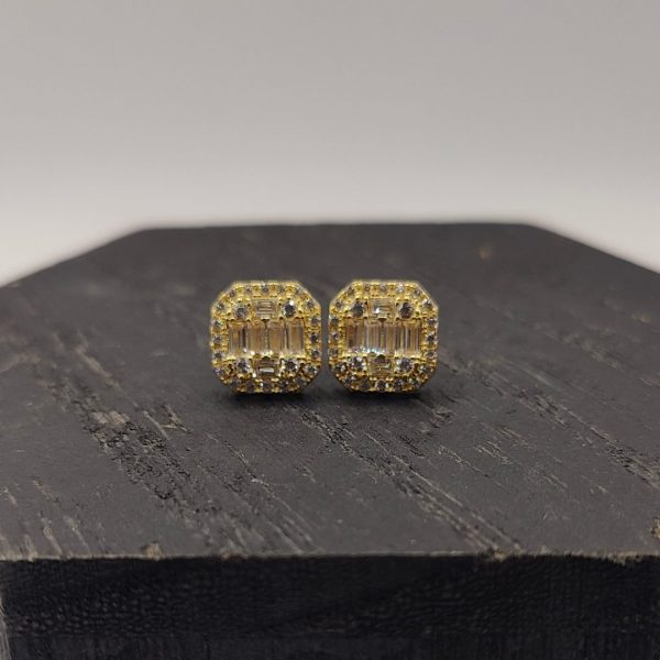 Pendientes cuadrados con circonitas y baguette central