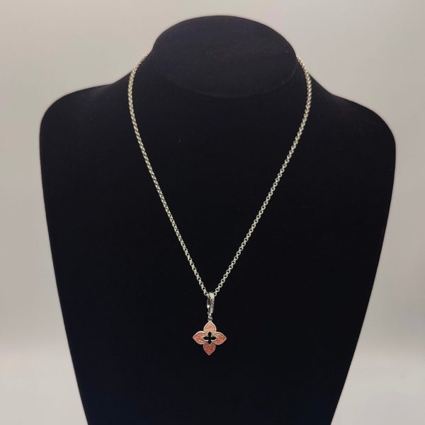 Colgante Flor con Grabados y Detalles en Rosa y Azul – Plata