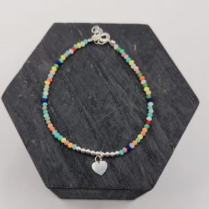 Pulsera de Plata con Bolitas de Colores y Charm de Corazón Colgante