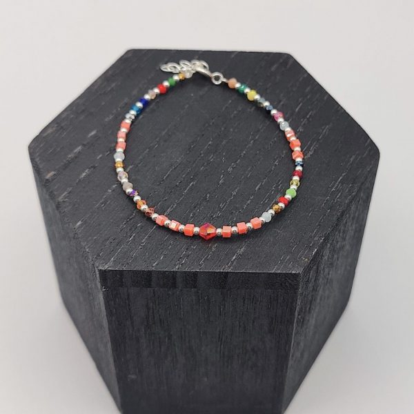 Pulsera de Plata con Bolitas de Colores Redondas y Cuadradas