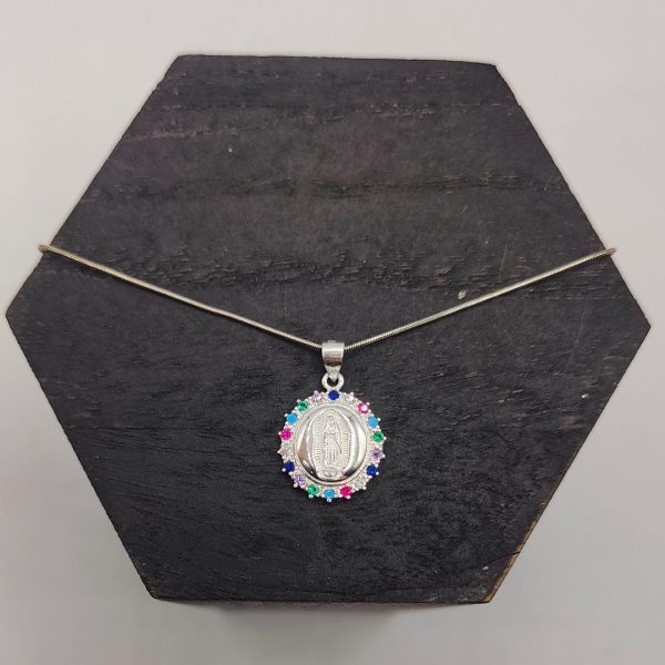 Colgante Placa Virgen con Piedras Preciosas Alrededor – Plata