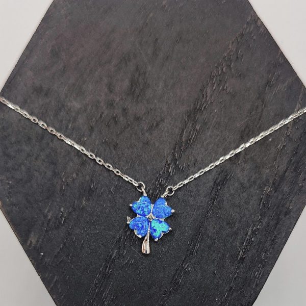 Collar con colgante trevor de ópalo azul y cadena rolo de plata