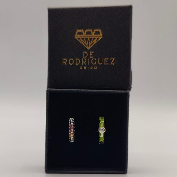 Pendiente de aro en plata con circonitas verdes, blancas y multicolor