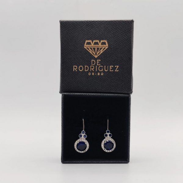Pendientes estilo vintage con circonita azul noche y circonitas blancas