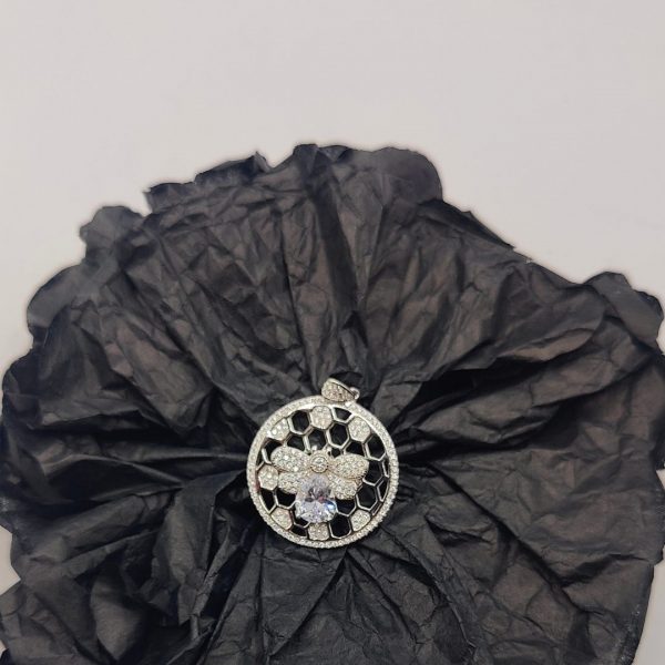 Colgante Panel de Abeja con Circonitas y Abeja Giratoria – Plata