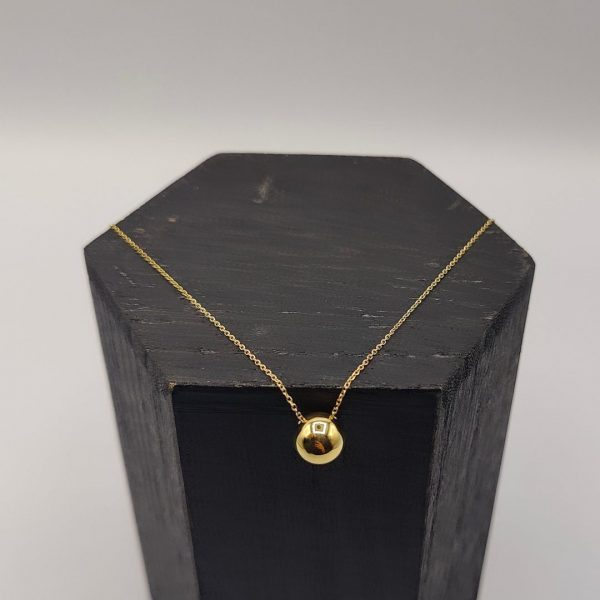 Collar con colgante bola y cadena rolo
