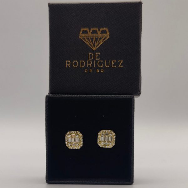 Pendientes cuadrados con circonitas y baguette central
