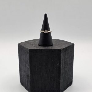 Anillo Solitario en Oro Blanco de 18K con Diamante