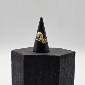 Anillo Mano con Corazón de Circonitas – Oro 18K