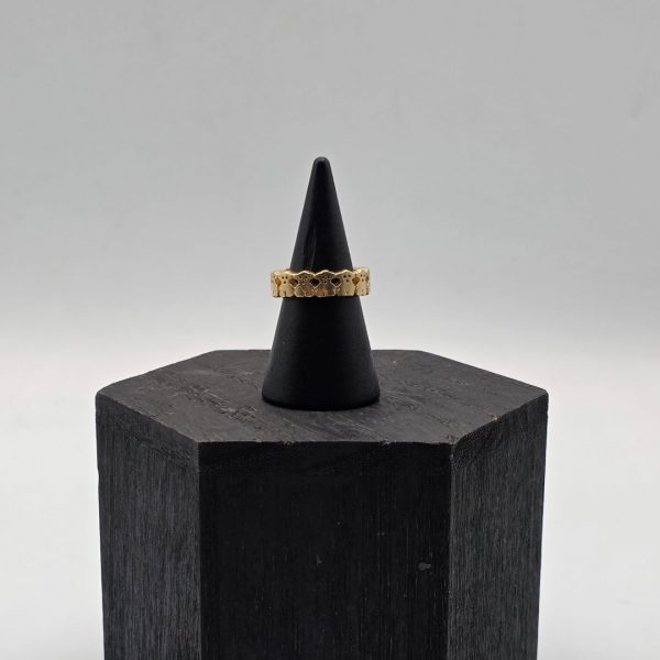 Anillo Estilo Tous con Motivos Icónicos – Oro 18K