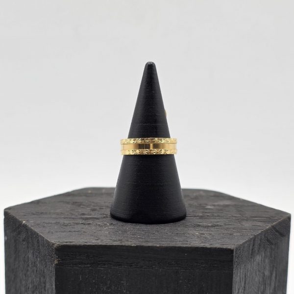 Alianza de Oro 18K con Efecto Diamantado