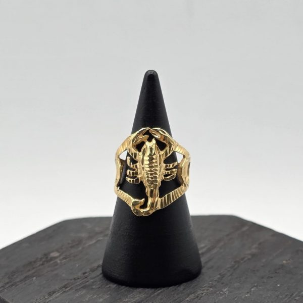Anillo Escorpión en Oro de 18K