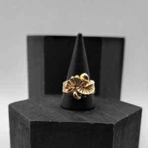 Anillo con Formas en Oro de 18K
