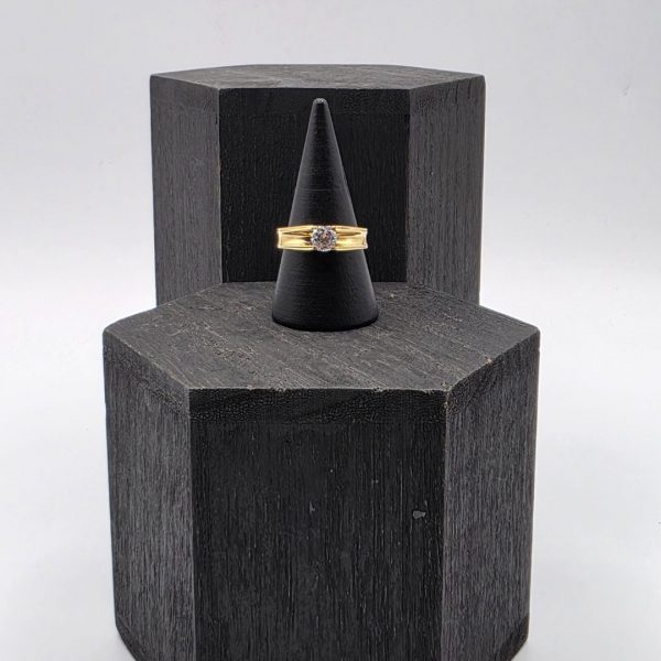Anillo Sortija con Circonita en Oro de 18K