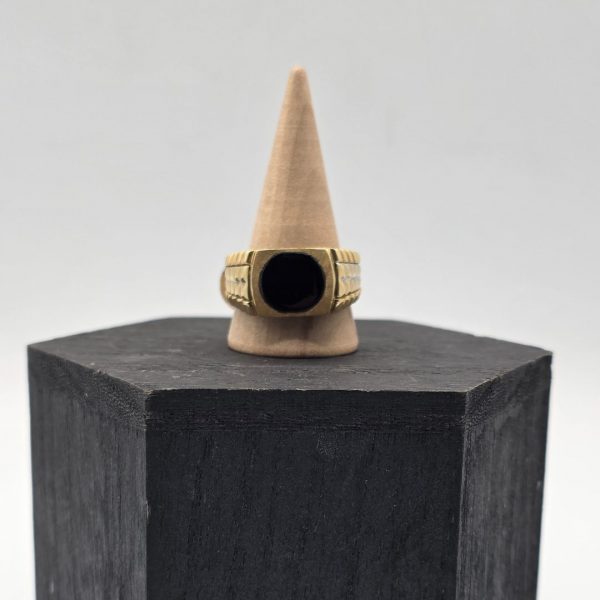 Anillo Sello con Piedra de Onix en Oro de 18K
