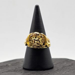 Anillo con Dibujo Trocado en Oro de 18K