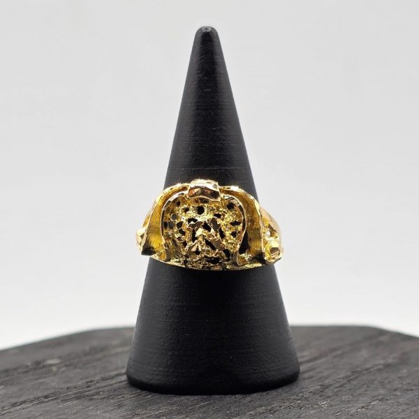 Anillo con Dibujo Trocado en Oro de 18K