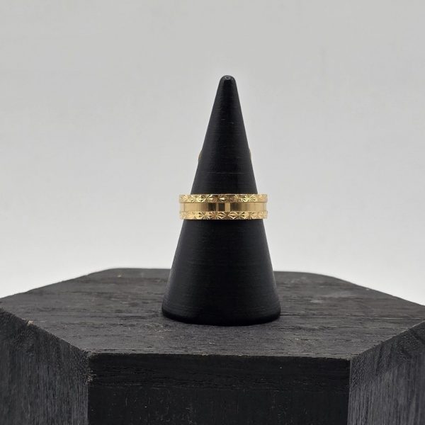 Alianza de Oro 18K con Efecto Diamantado