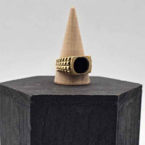 Anillo Sello con Piedra de Onix en Oro de 18K