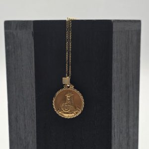 Medalla Virgen de las Angustias en Oro de 18K