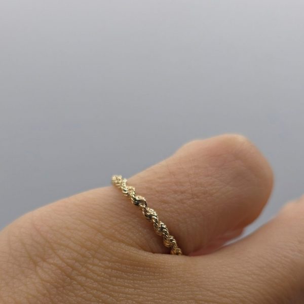 Anillo Cordón en Oro de 18K