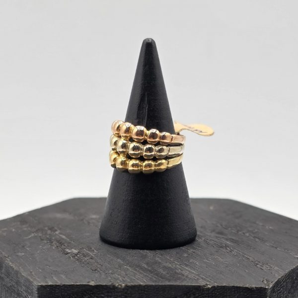 Anillo con 3 Filas de Bolitas en Oro Blanco, Oro Rosa y Oro Dorado de 18K