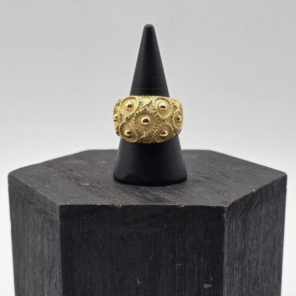 Anillo con 3 Filas de Bolitas en Oro Blanco, Oro Rosa y Oro Dorado de 18K
