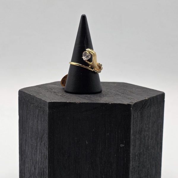 Anillo Mano con Corazón de Circonitas – Oro 18K