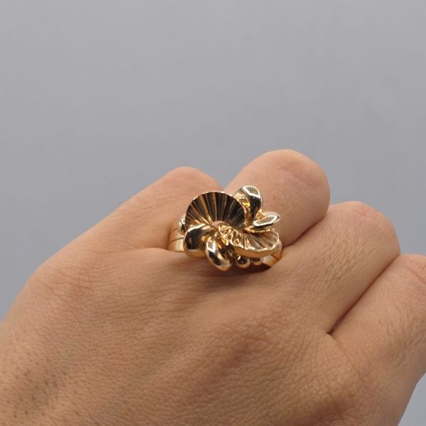Anillo con Formas en Oro de 18K