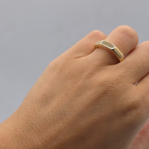 Anillo Estilo Tuerca en Oro de 18K