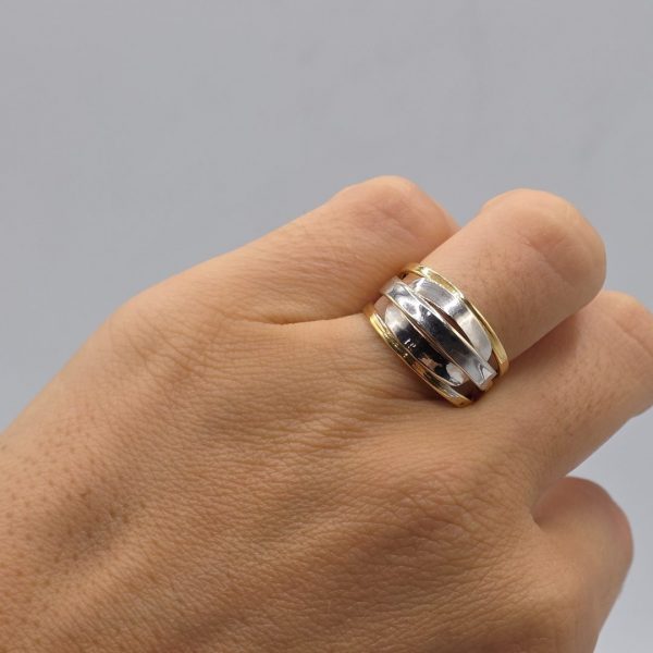 Anillo Triple en Mezcla de Oro Blanco y Dorado de 18K