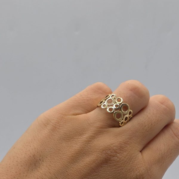 Anillo de Círculos en Oro de 18K