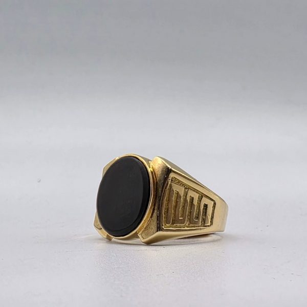 Anillo Sello con Piedra de Onix en Oro de 18K