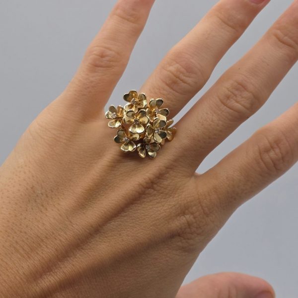 Anillo de Flores con Diamantes en Oro de 18K
