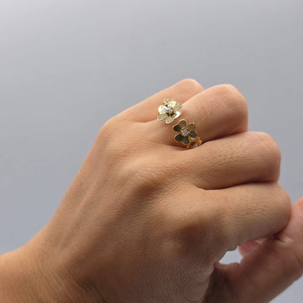Anillo de Flores con Diamantes – Oro de 18 Quilates
