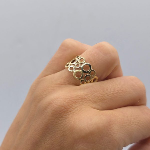 Anillo de Círculos en Oro de 18K