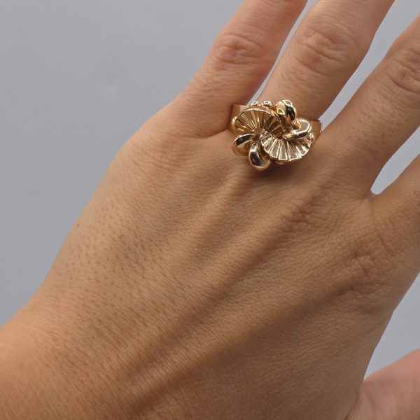 Anillo con Formas en Oro de 18K