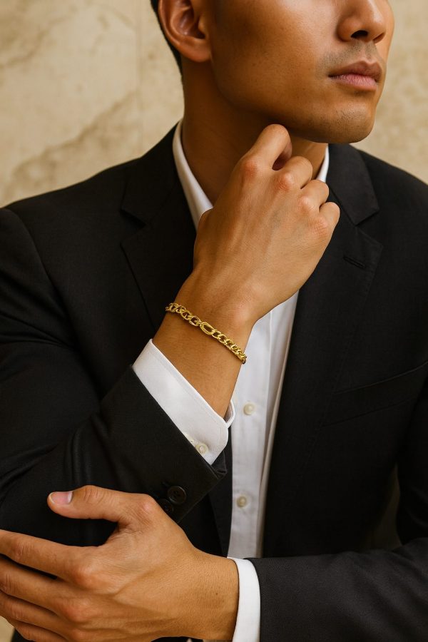 Pulsera Figaro Efecto Triple con Cierre Cajón de 20 cm y 7 mm en Oro de 18k