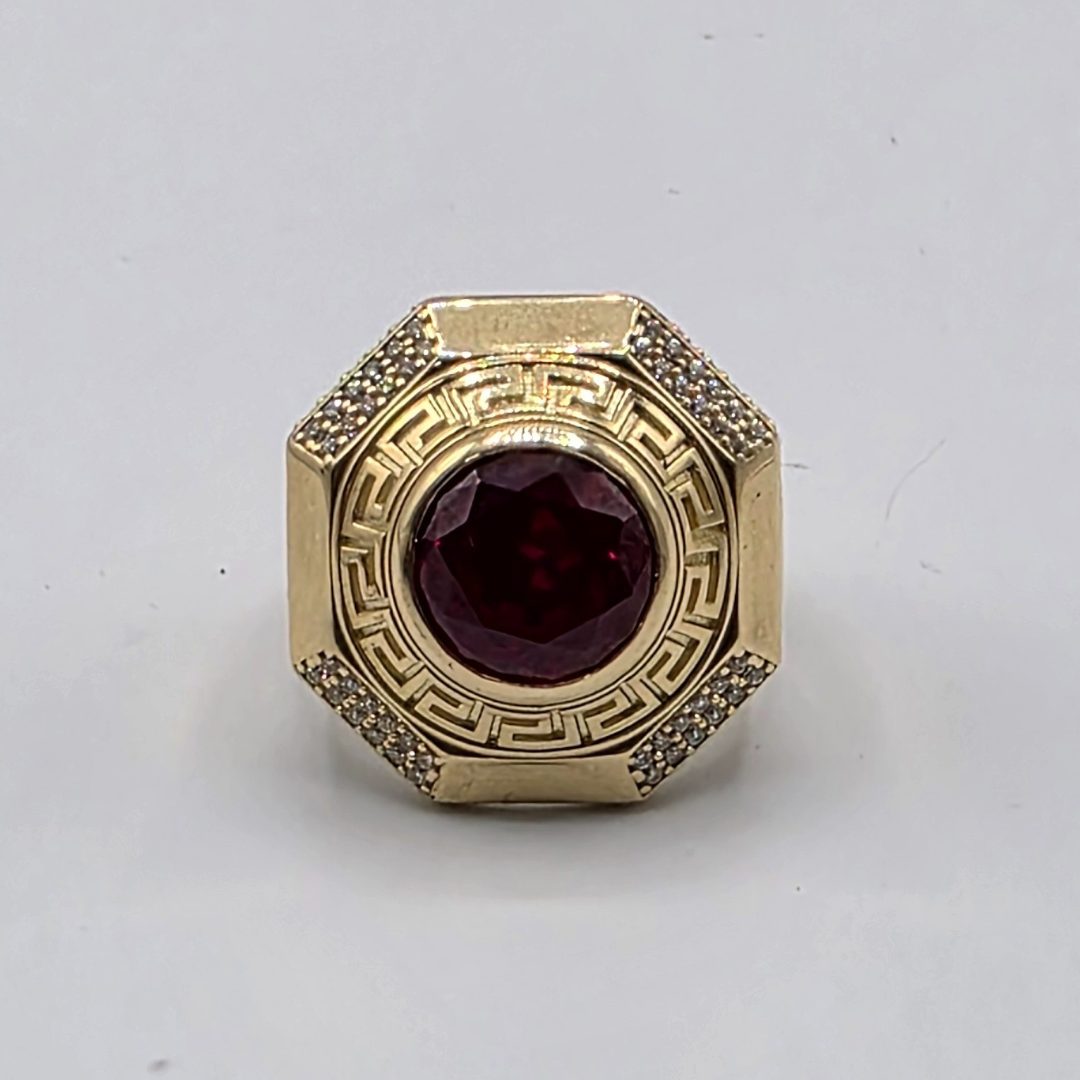 Sello con Circonita Roja Estilo Versace y Detalles en Circonitas Blancas 18K