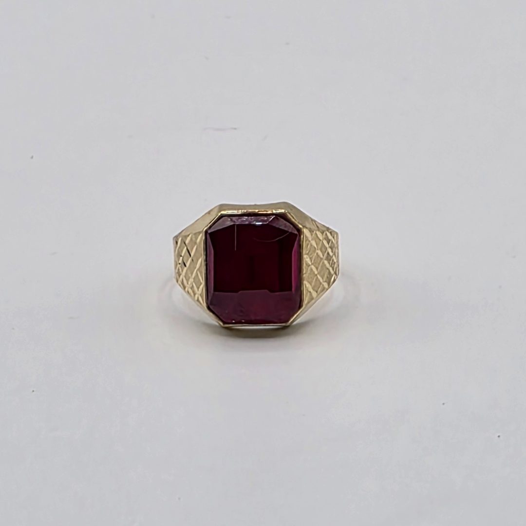 Sello con Circonita Roja 18K