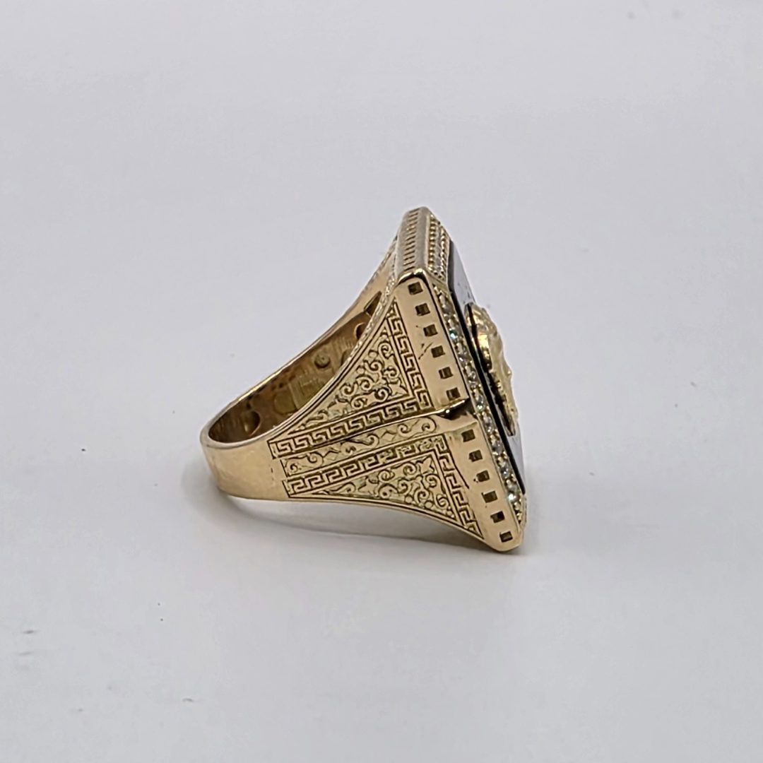 Anillo Sello Versace Cuadrado con Esmalte Negro y Circonitas 18K - Imagen 4