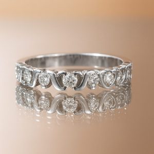 Anillo de Oro Blanco 18K con Diamantes T:8