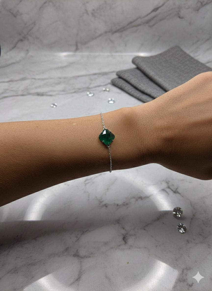 Pulsera de plata con circonita verde en forma de flor